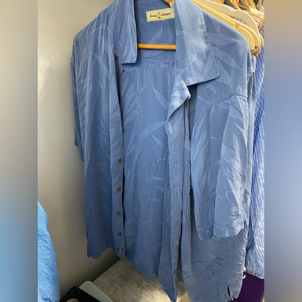 Tommy Bahama XL shirt men’s.